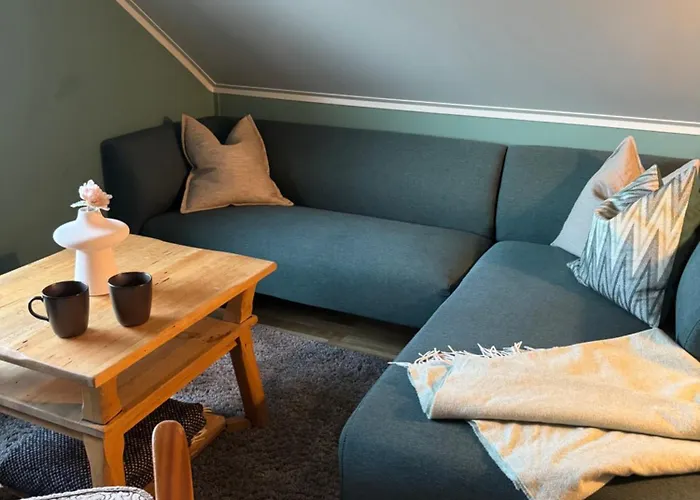Semesterbostad Lovely Little Northern House *